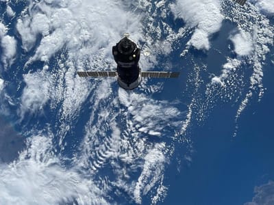 «Союз МС-28» успешно прибыл на МКС: экипаж перешёл на станцию