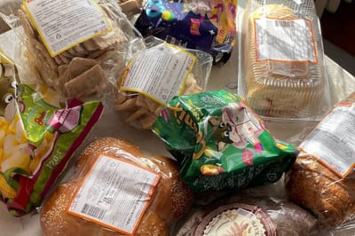 Такой подарок не уместился в пакет! Слонимский хлебозавод устроил щедрый праздник для пенсионеров