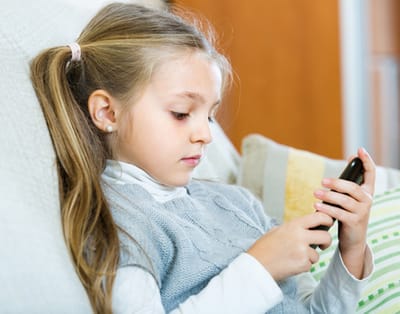 «Твоих родителей арестуют»: чем мошенники пугают детей, чтобы забрать деньги