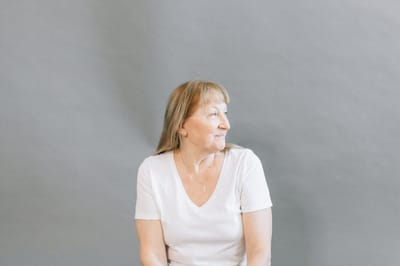 Успокойте сердце за 60 секунд: необычная поза, рекомендованная врачами