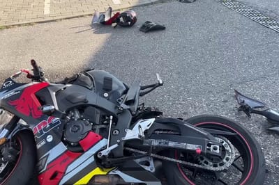 В Гродно мотоциклист влетел в фуру и оказался в больнице