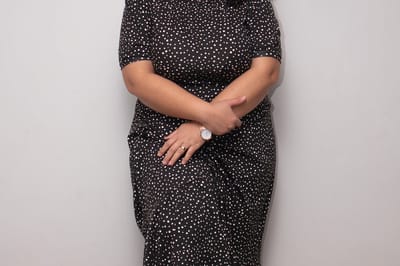 Визуально стройнит фигуру: хитрости, которые помогут скрыть живот