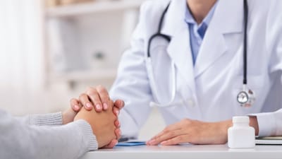 Врачи предупредили о симптомах, при которых нужно срочно вызывать скорую