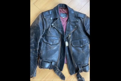 Женщина купила куртку в секонд-хенде и нашла в ней тайник. Что в нем было?