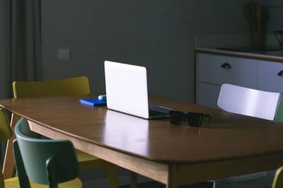 Житель Слонима переночевал у приятеля в квартире и похитил ноутбук