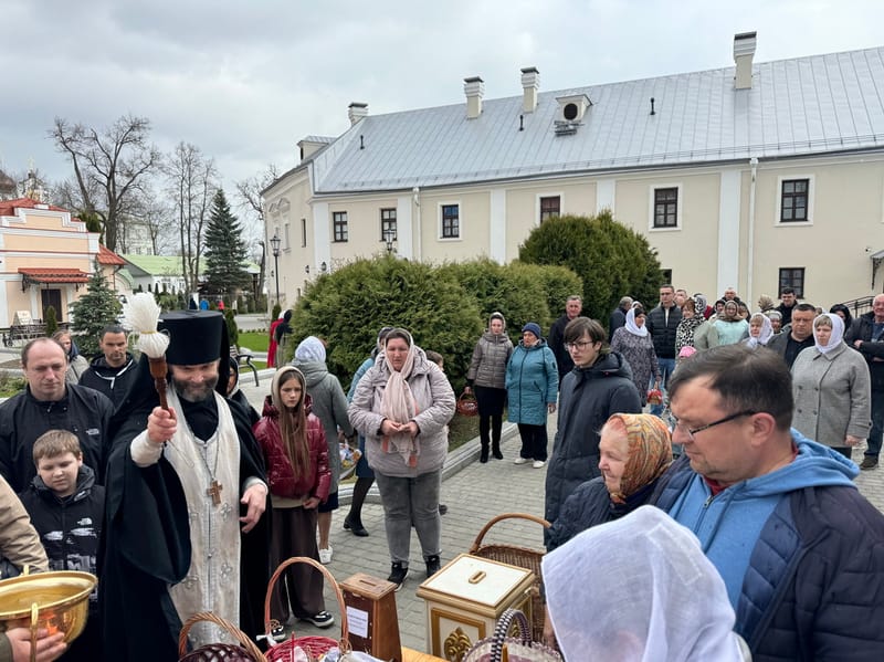 Освящение пасхальных корзин 