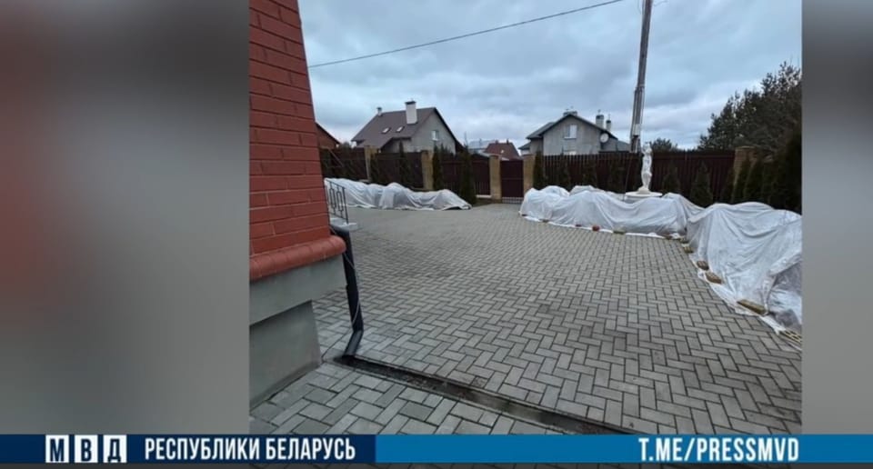 Двое работников стройорганизации воровали материалы и продавали жителям Гродненского района — им грозит до 12 лет