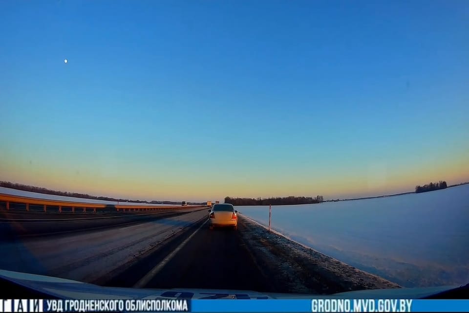 На трассе М-6 инспекторы ГАИ пришли на помощь женщине водителю с детьми