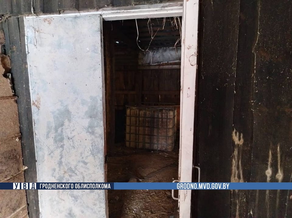 Почти 2000 литров браги обнаружили у сельчанина в Слонимском районе