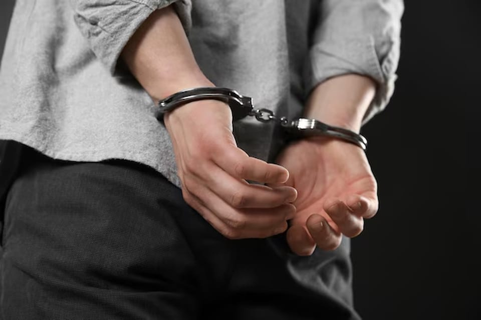 В Беларуси директор благотворительного фонда собирал деньги на больных детей, а покупал себе квартиры и автомобили
