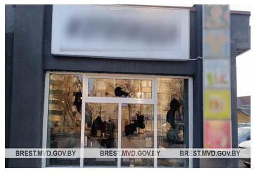 В Барановичах мужчина устроил погром в пиццерии