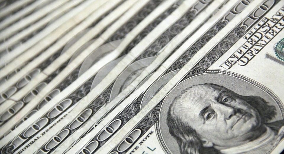 Нацбанк поднял курсы доллара, евро и российского рубля