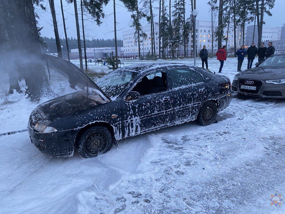 В Островце утром загорелся Mitsubishi