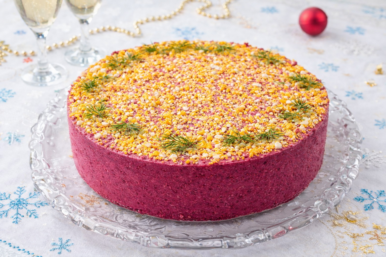 Так селедку под шубой вы точно не готовили: этот торт станет звездой новогоднего стола