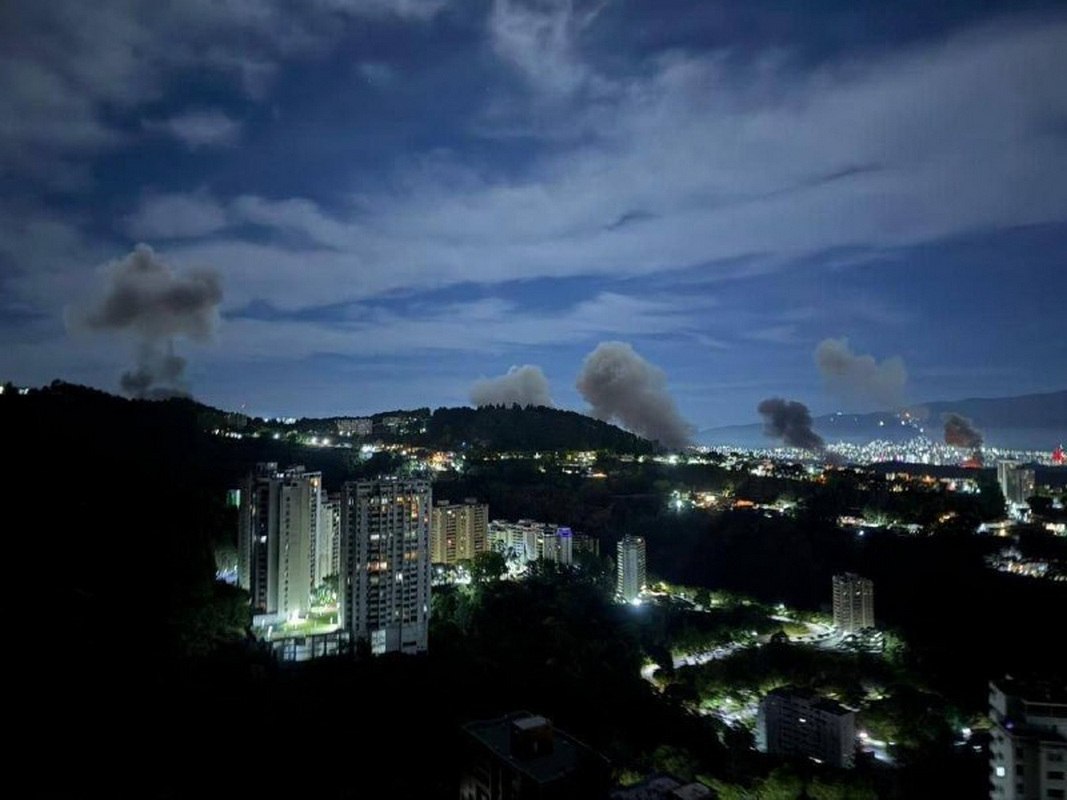 Explosions, low-flying aircraft reported in Venezuela's Caracas
