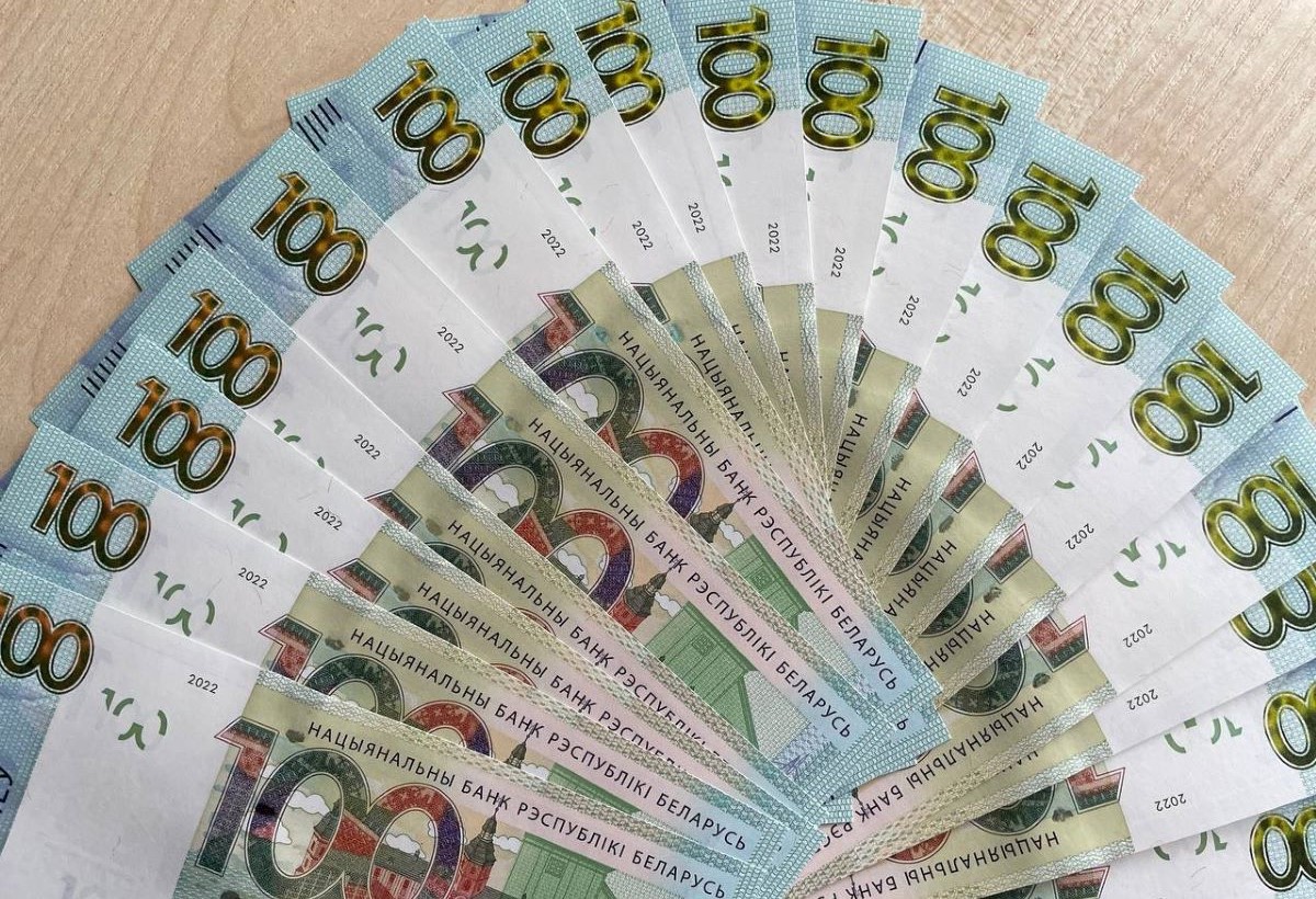 Банк обязали компенсировать клиентам завышенные проценты по кредитам