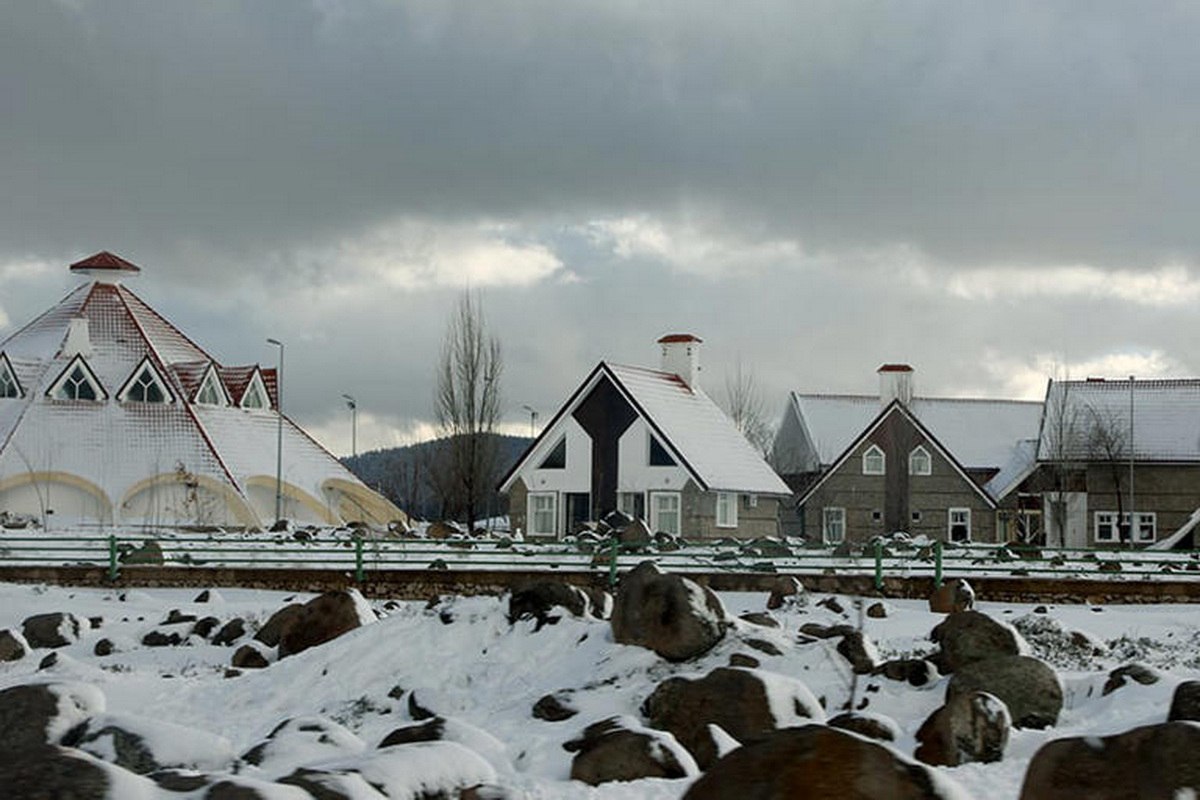 Туристы в Марокко заплатили за аренду элитных вилл и оказались в лесу — жильё было сгенерировано ИИ
