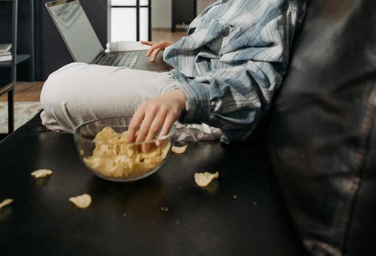 Безопасно ли есть кусочек, поднятый с пола в течение 5 секунд?