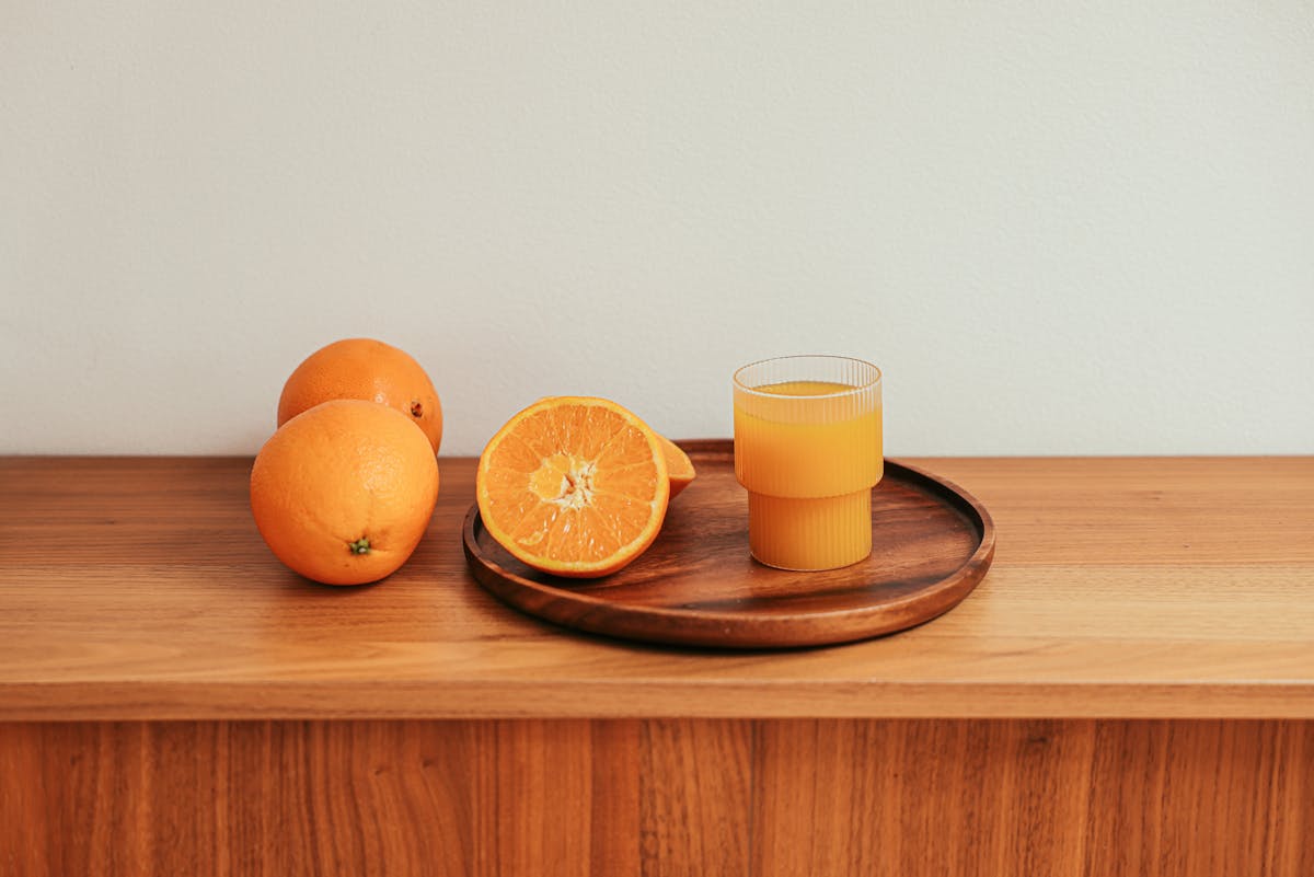 Как выдавить сок из цитрусов до последней капли без специальных приспособлений