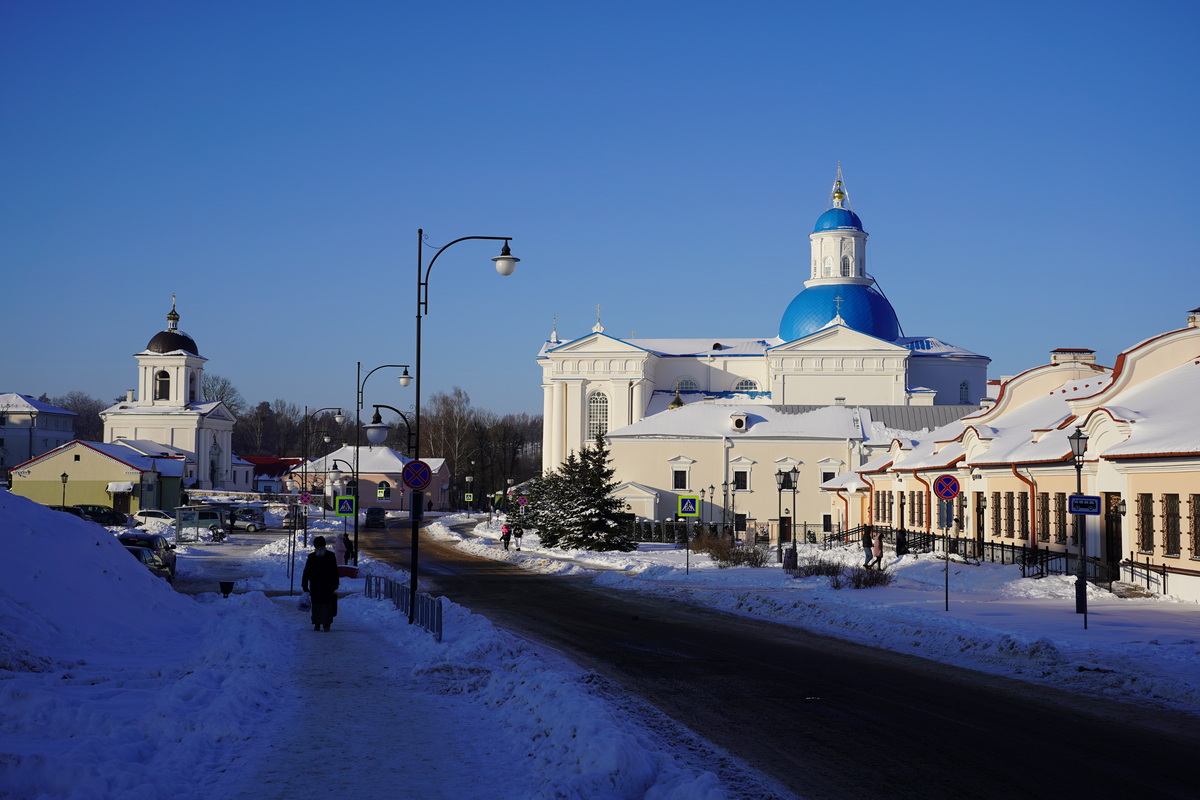 Жировичи в канун Крещения: паломники едут за святой водой