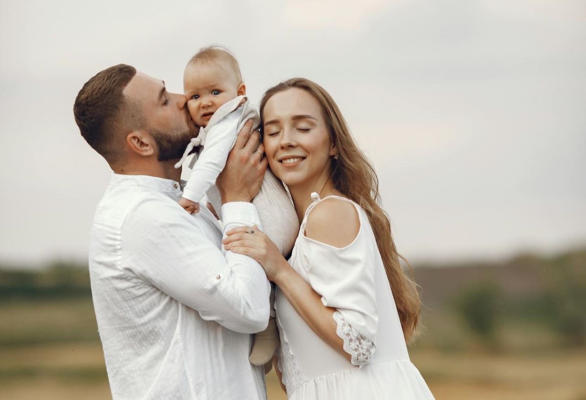 Самому юному папе 16 лет, самой взрослой маме — 47: о рождаемости на Гродненщине в 2025 году