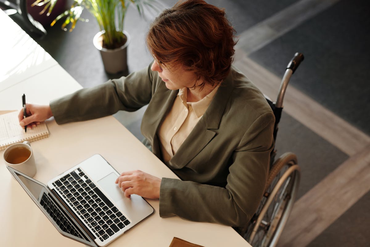 Может ли инвалид II группы работать по совместительству?