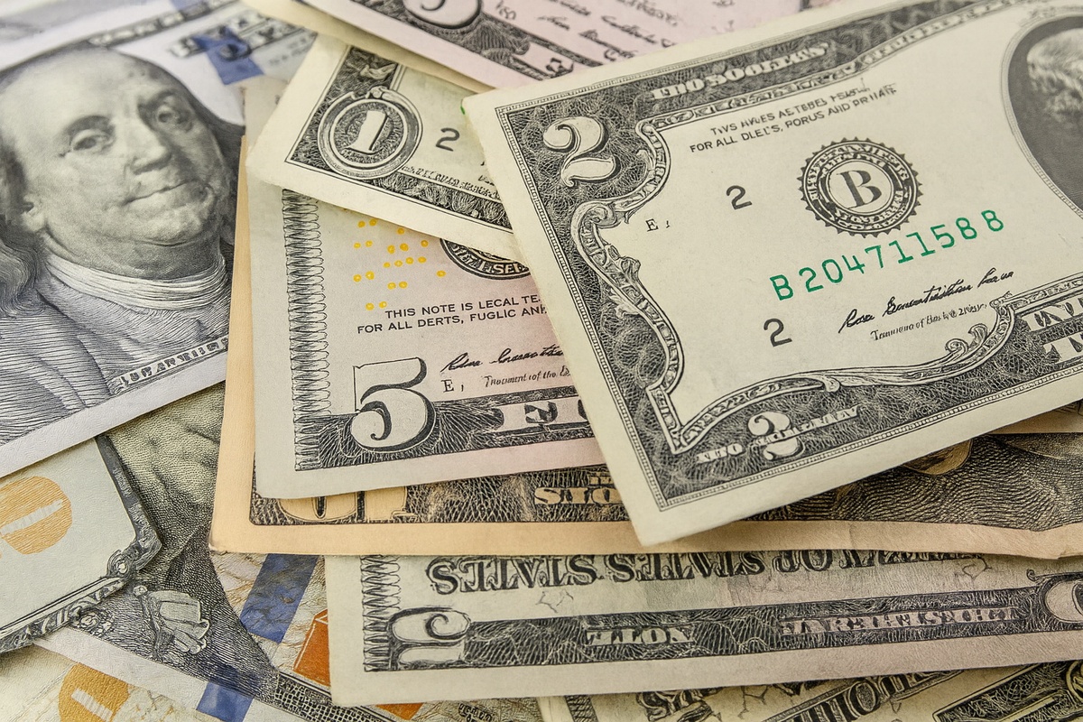 Нацбанк изменил курсы валют на 4 февраля