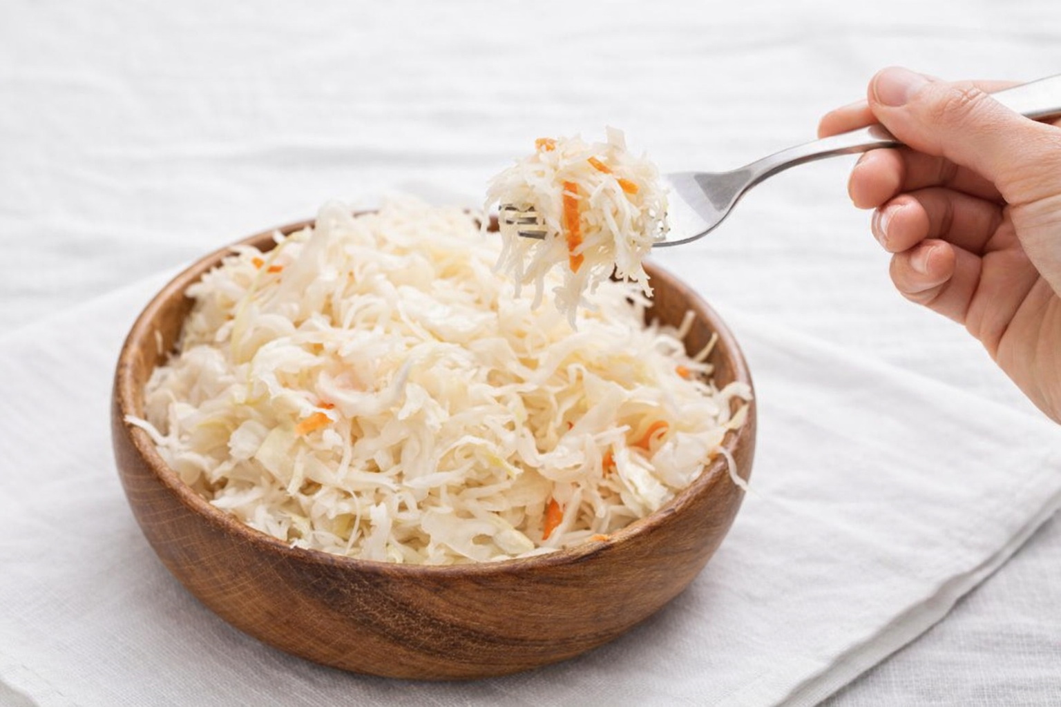 Почему врачи советуют есть квашеную капусту зимой