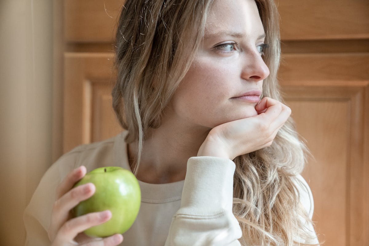Съедаете яблоко каждый день — к чему это приведёт?