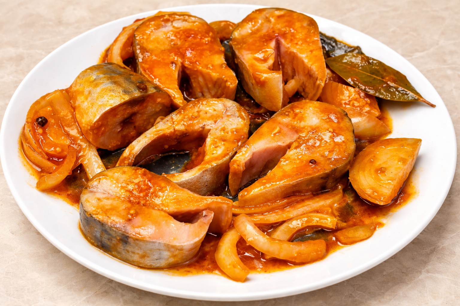 Затмит даже красную рыбу: готовим скумбрию в пикантном маринаде