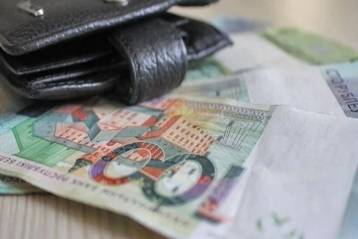 Когда работодатель обязан выплатить премию работнику