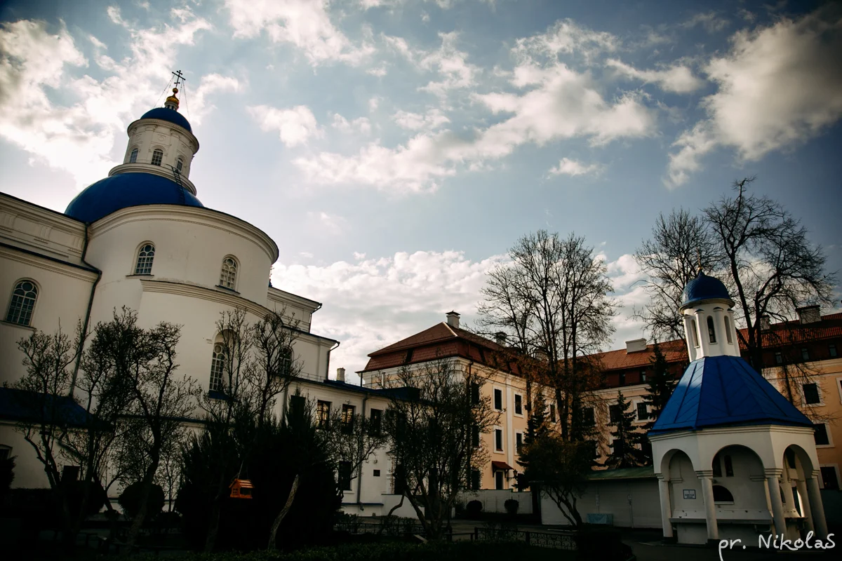 В Жировичском монастыре возобновлено ежедневное дежурство священников для паломников