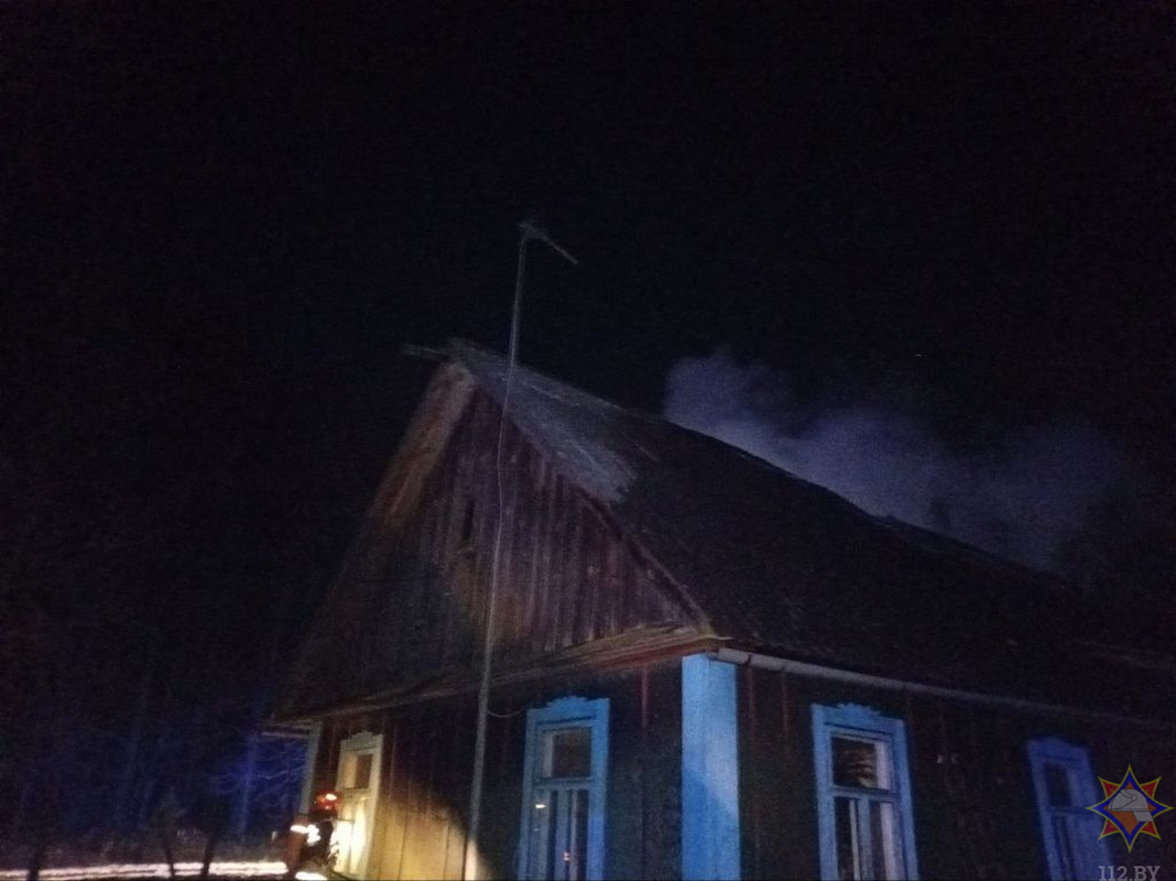 В Зельвенском районе ночью горел дом 87-летнего мужчины