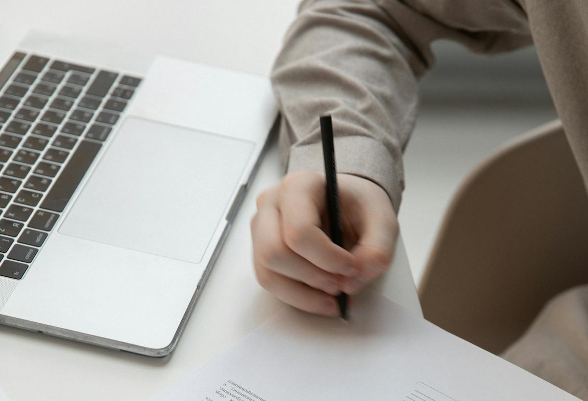 Заключил контракт на 5 лет, но предложили зарплату выше. Можно ли уйти досрочно?