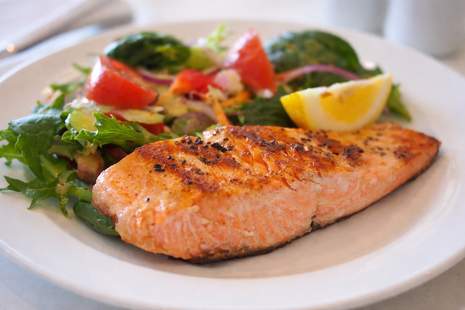 Один раз приготовила рыбу в фольге на сковороде — теперь это мой любимый способ