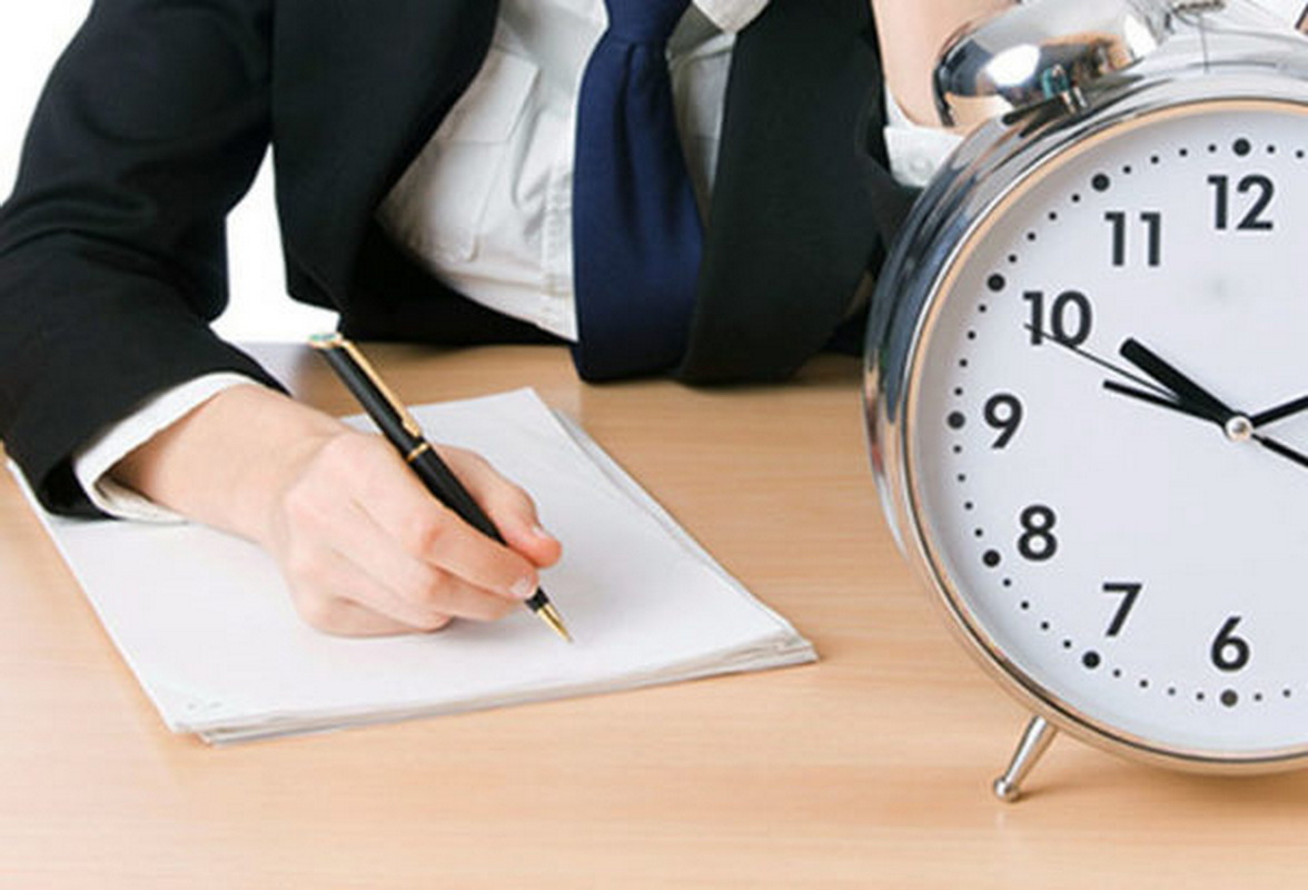 Может ли работодатель заставлять работать сверх графика при ненормированном дне?