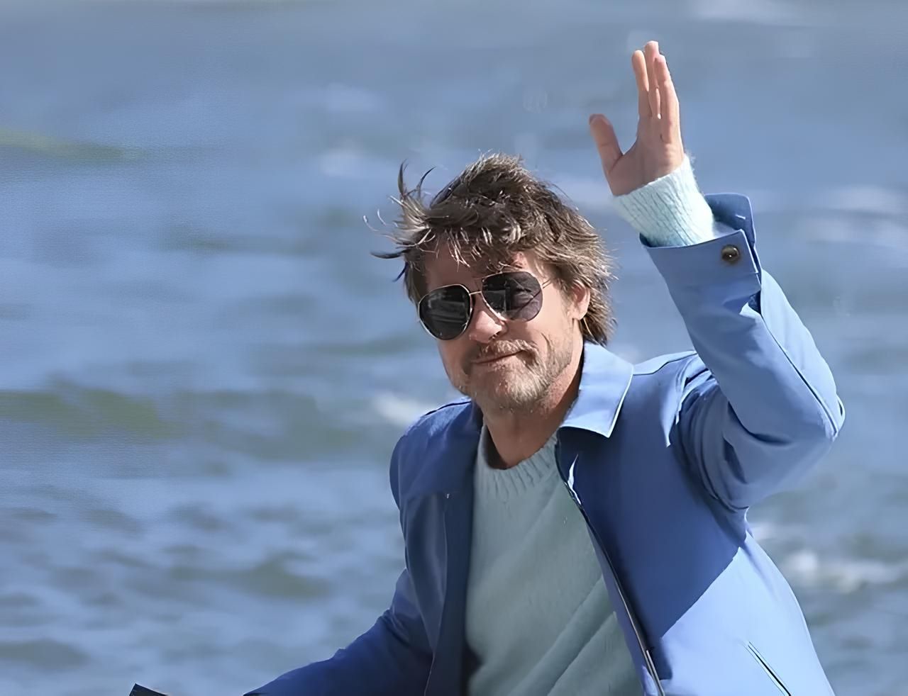 Брэд Питт привлек внимание в Греции новым образом