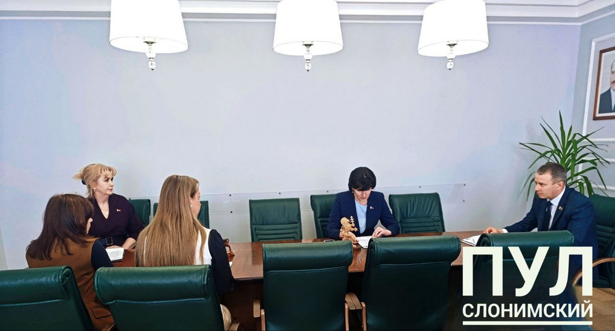 В Слонимском районе назначен директор КСУП «Имени Суворова» и продлены контракты с руководителями детсадов