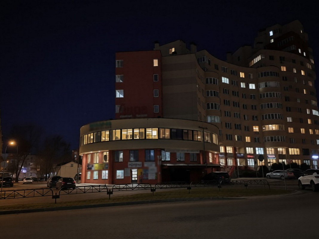 В Гродно нетрезвый парень напал на охранника ТЦ после замечания