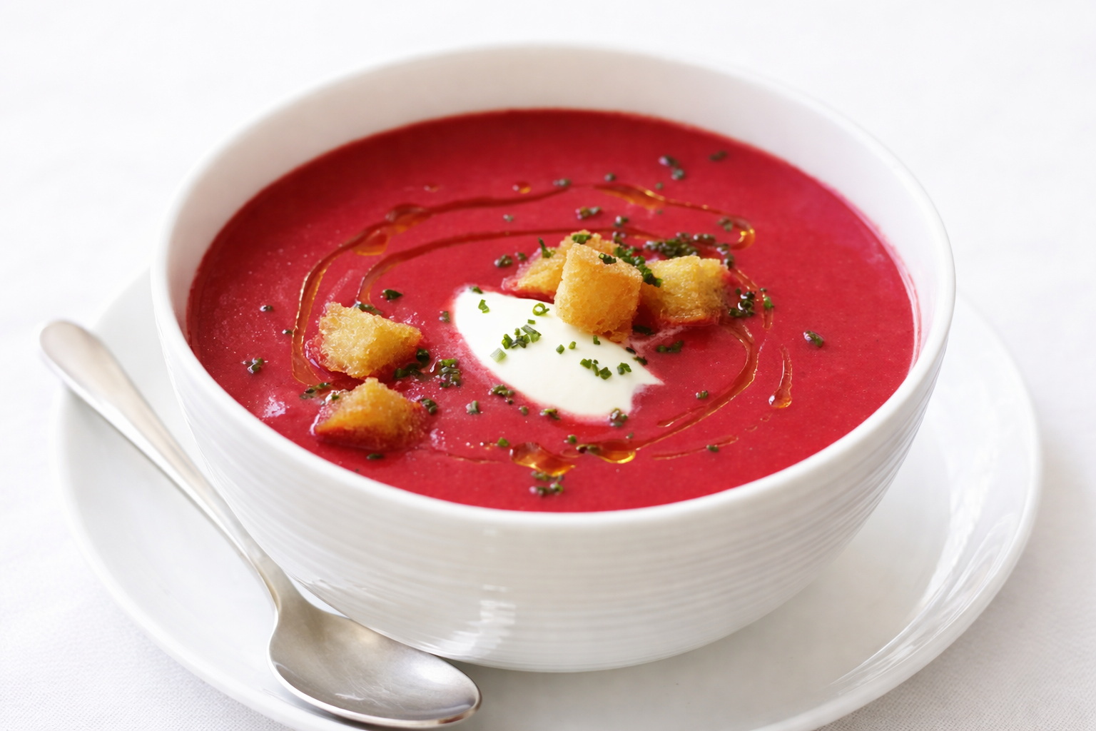 Домашний крем-суп из свёклы с ресторанной текстурой