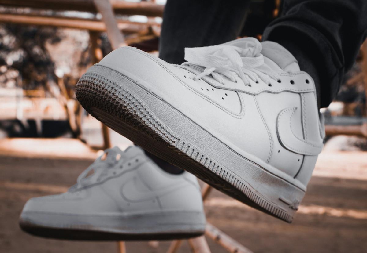 Как легко отмыть белую подошву кроссовок 