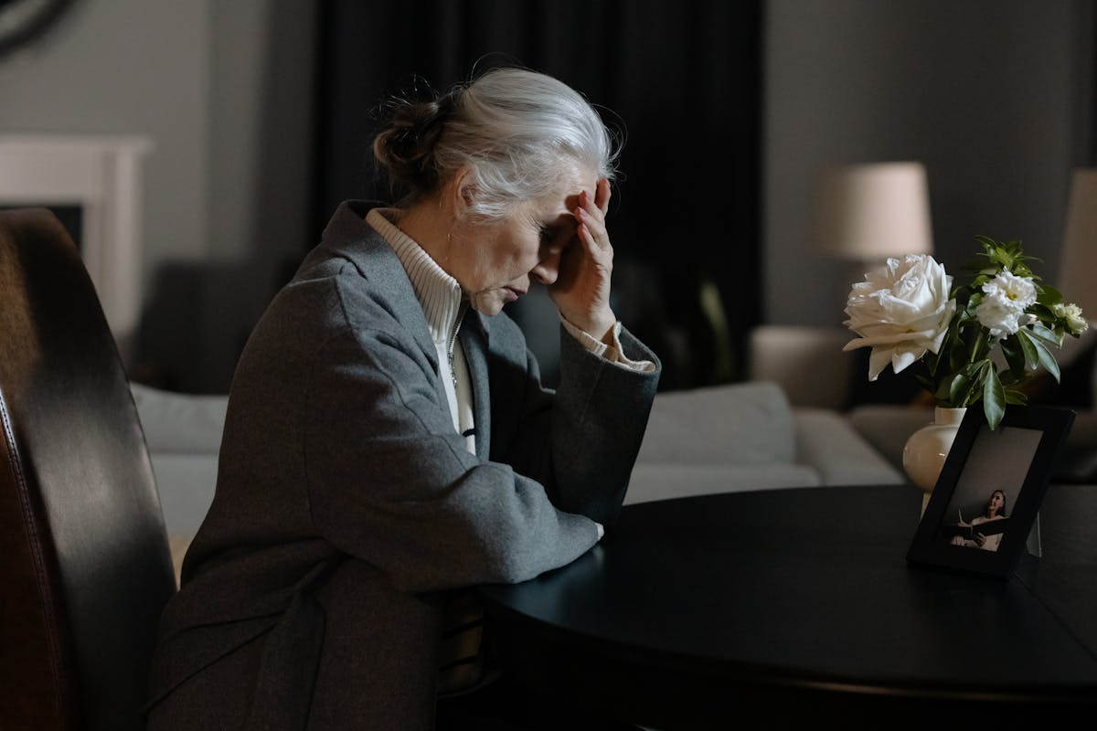 Бесцельное сидение повышает риск деменции: что делать для защиты мозга