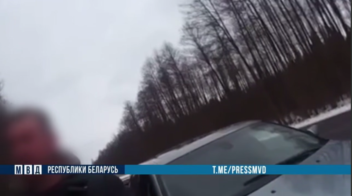 Вблизи Слонима иностранец пытался дать взятку милиции после обнаружения у него наркотиков