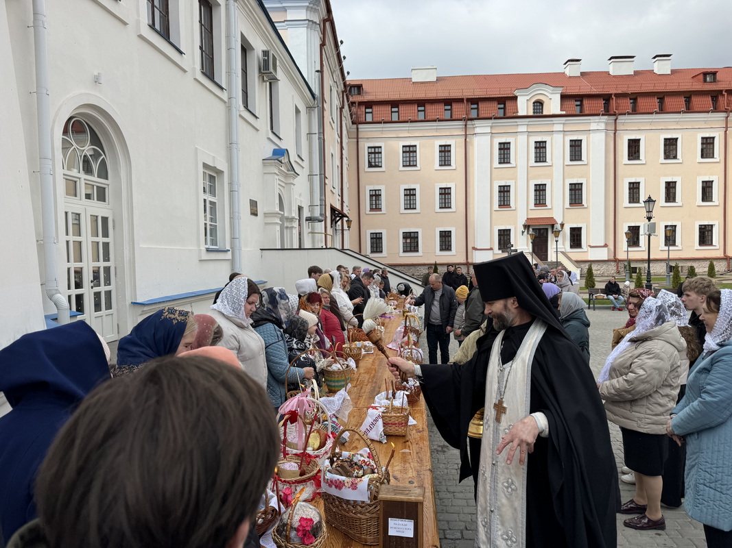 Освящение пасхальных корзин 