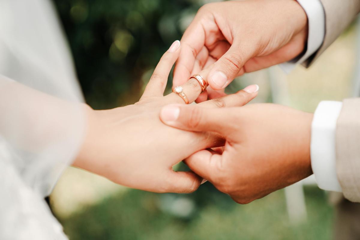 Белстат опубликовал данные о браках и разводах в Беларуси 