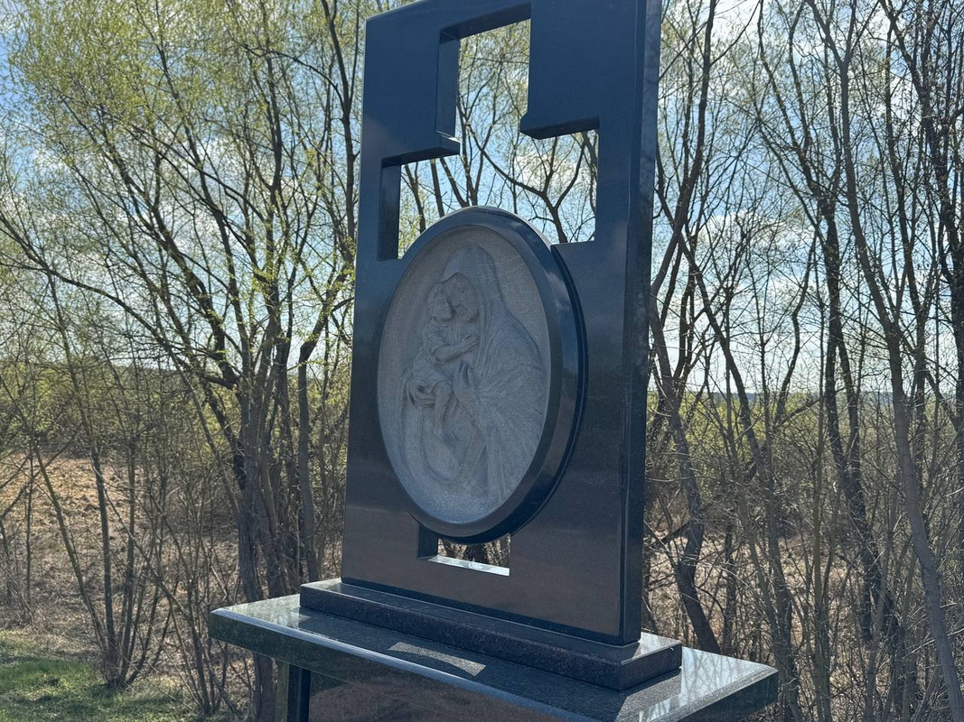 поклонный крест в честь Жировичской иконы Божией Матери 