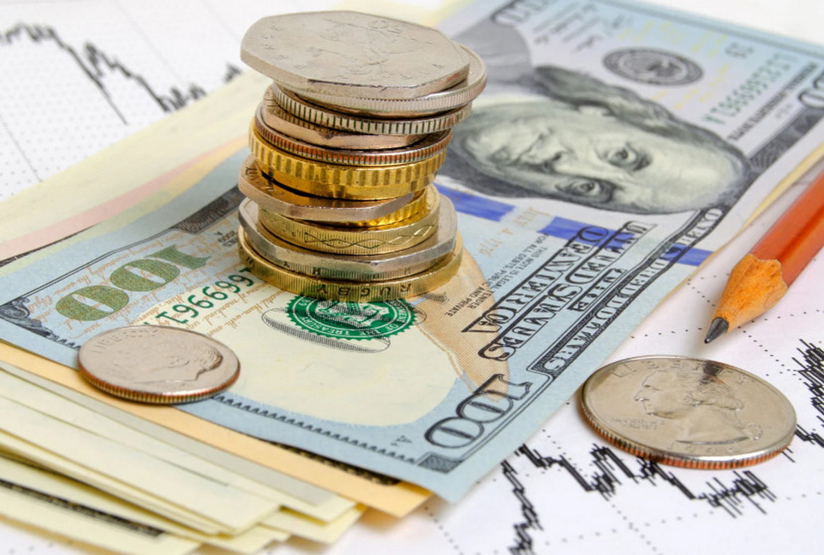 доллар подешевел