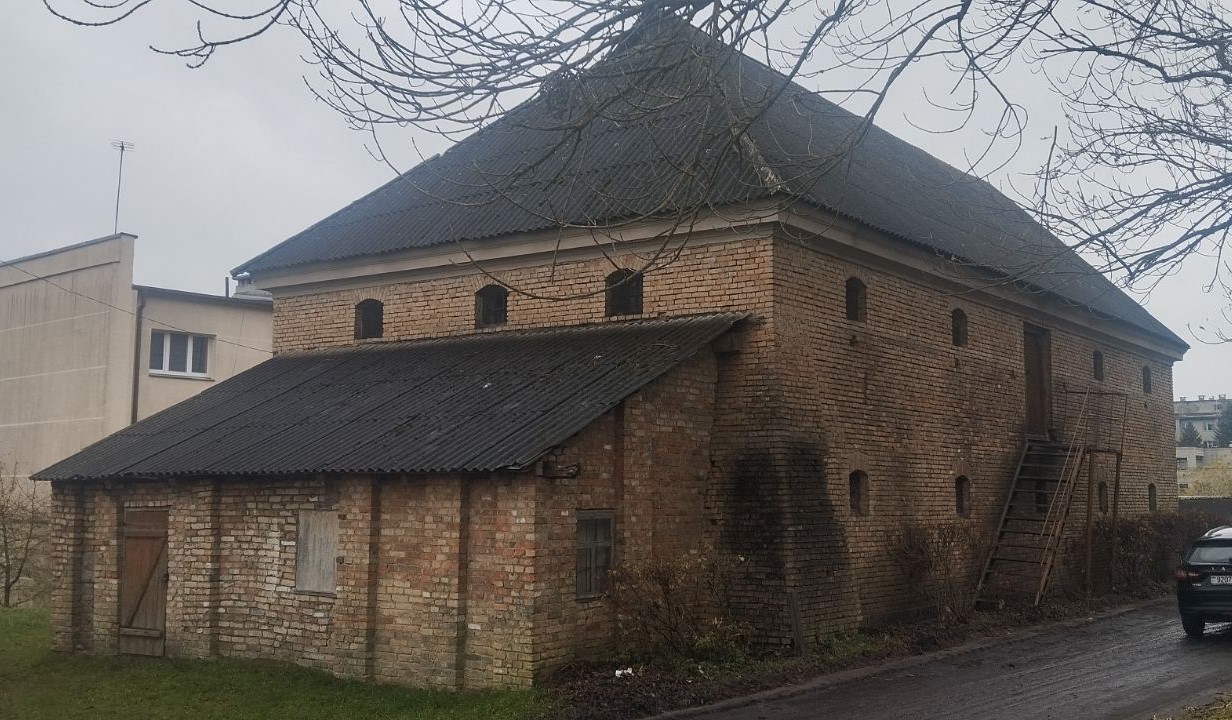 В Слонимском районе выставлен на аукцион склад в агрогородке Жировичи