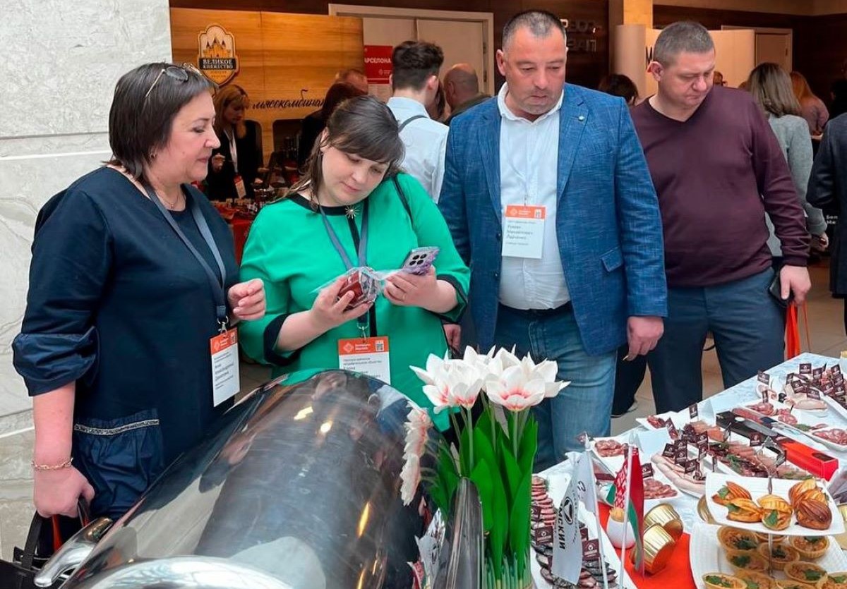 Слонимские мясные деликатесы покорили Минск: мясокомбинат блеснул новинками на юбилейном форуме