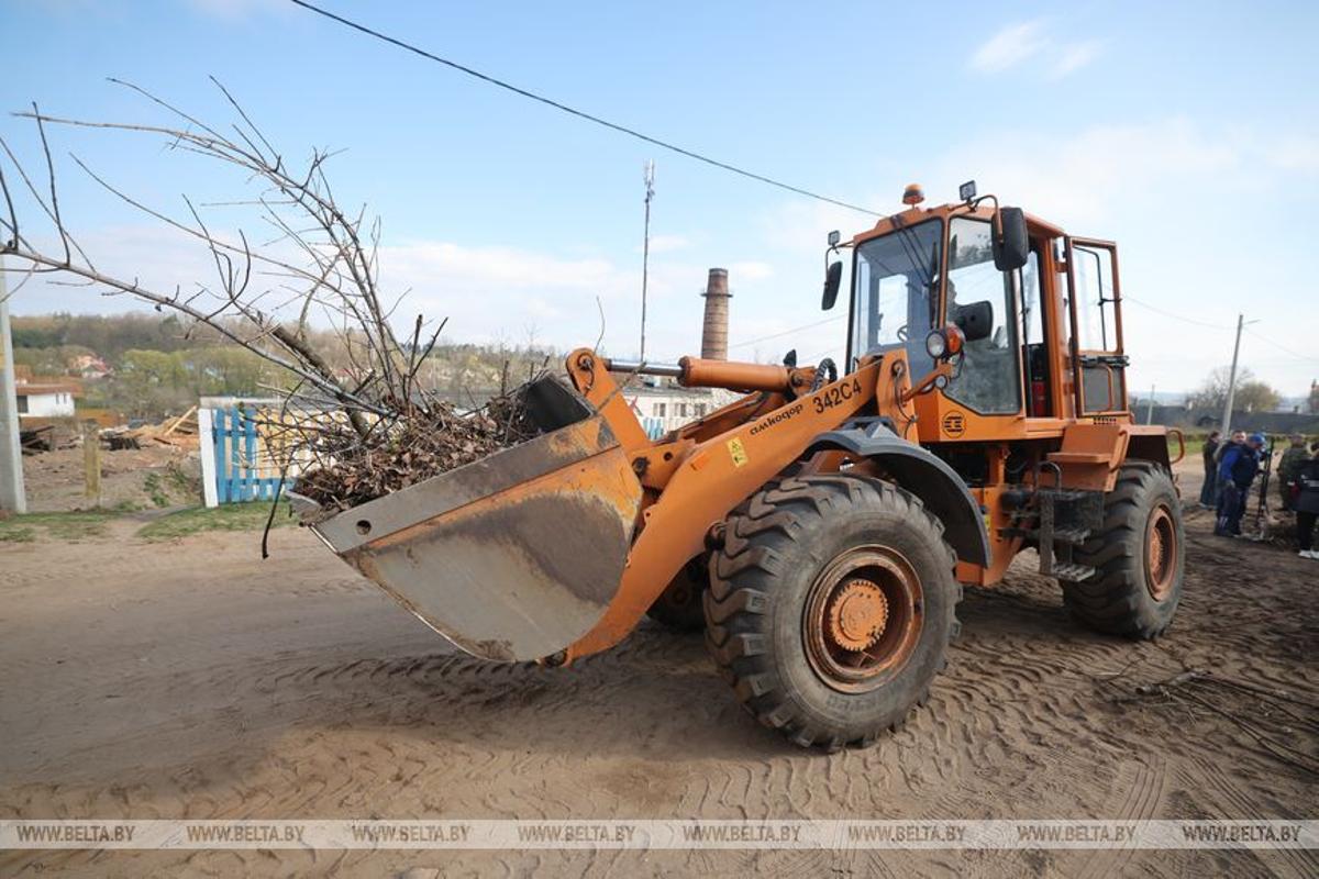 Субботник в агрогородке Жировичи
